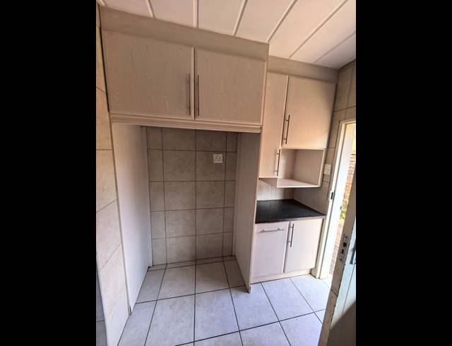 3 BEDROOM SECTIONAL TITLE FOR SALE IN WELTEVREDEN PARK